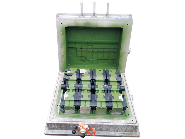 發(fā)動機缸體模具